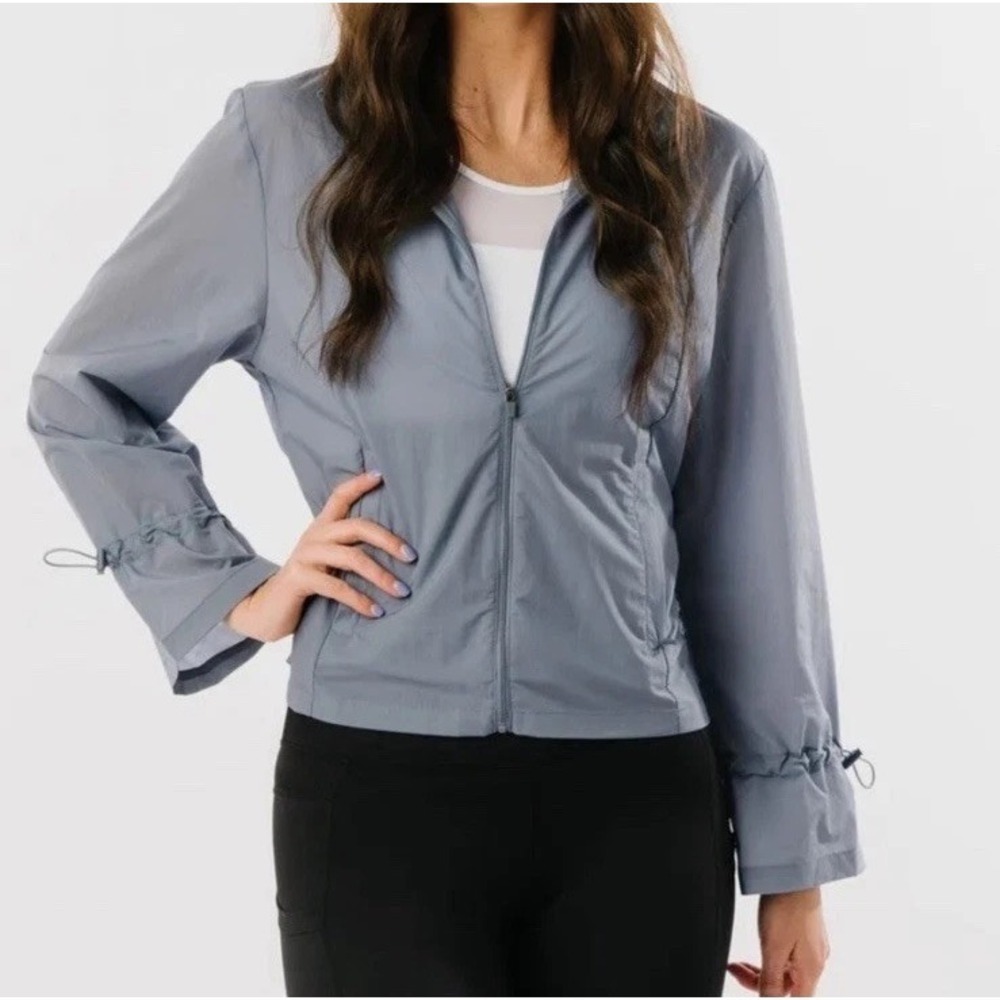 NEW ZYIA Active Light Windbreaker Jacket Full Zip Drawstring Gray Women's Medium